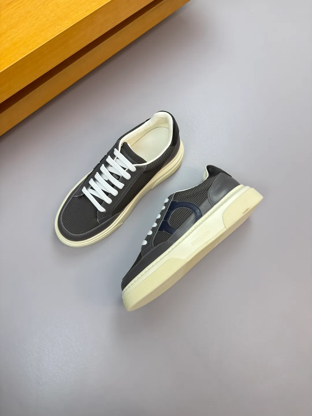 Men's men's shoes 💰420 [New style] 🏃‍♂️🏃‍♂️[ Ferragamo] Ferragamo - High-end quality original order·Casual sports shoes - Upper: 🔝Nappa calfskin, suede calfskin, shoe body. Sewing brand totem, tongue air pressure brand logo - Inner: water-dyed cowhide - Outsole: ultra-light TPU foam rubber; molded outsole -Ultra-high quality control and fine workmanship: outstanding (high-end, extravagance, grade) -Size: 38-45 (46, can be customized)